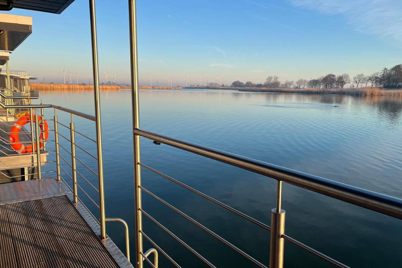 Hausboot Der Frieslaender Im Wangermeer Шиллиг Экстерьер фото