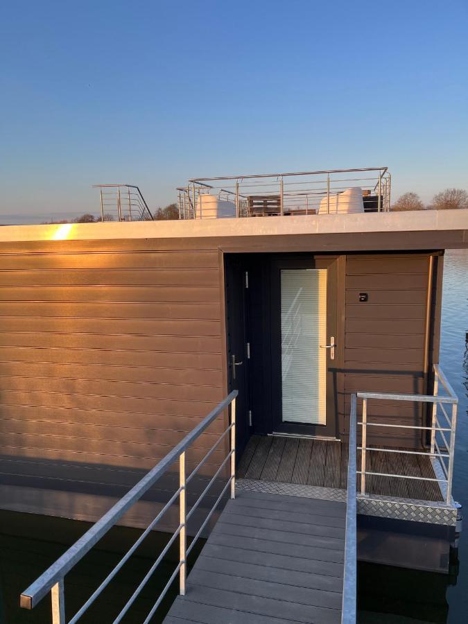 Hausboot Der Frieslaender Im Wangermeer Шиллиг Экстерьер фото